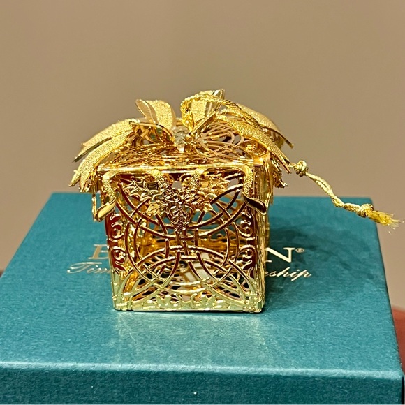 Vintage Baldwin Brass Elegant Gift Box Ornament 24KT Gold Finish 1998 - Picture 5 of 10